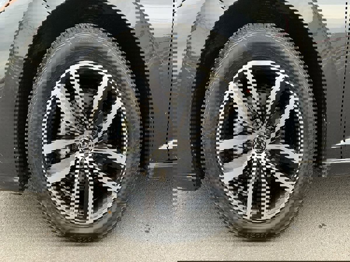 Used 2025 Volkswagen Jetta SE image 10