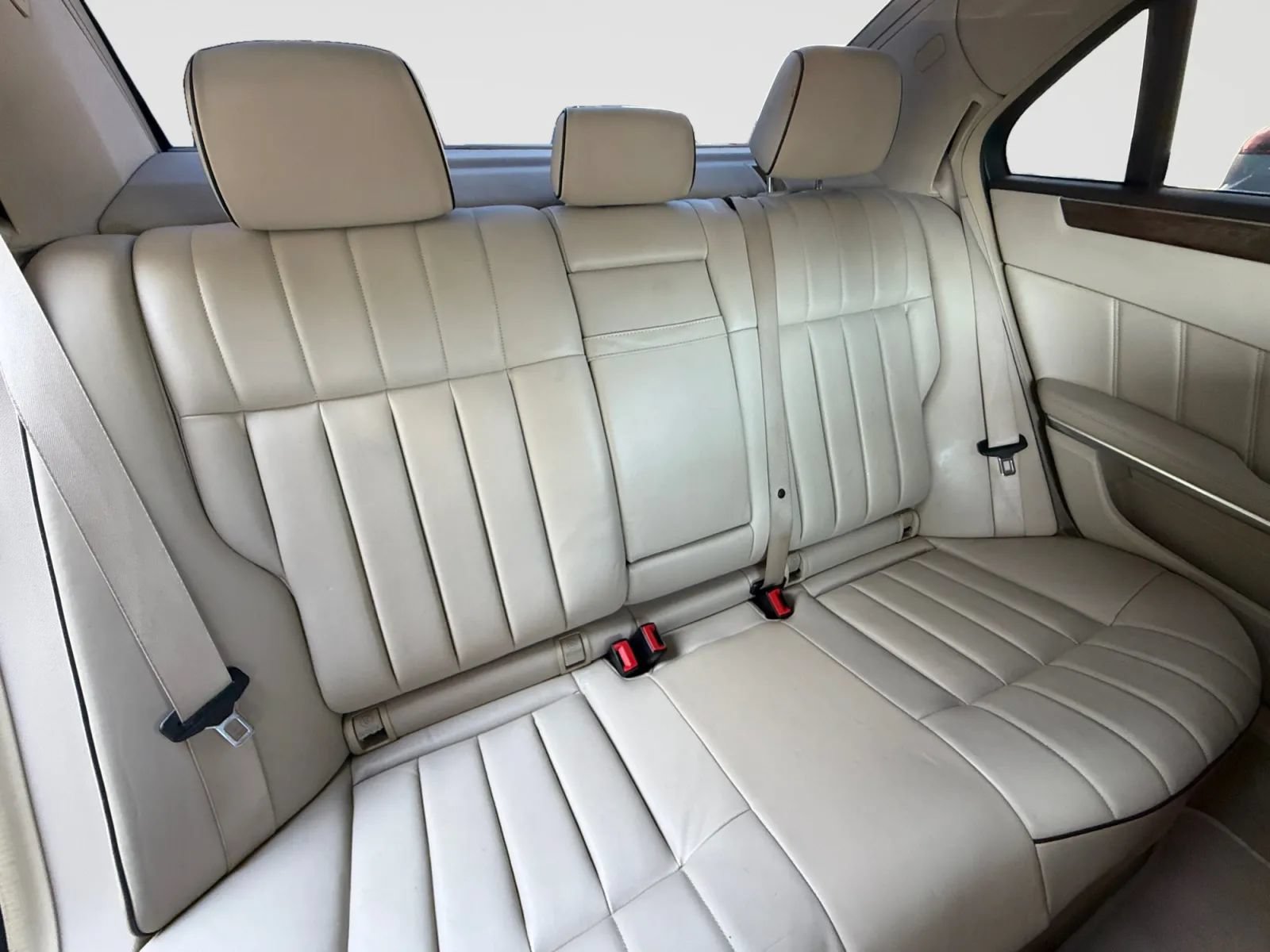 Used 2014 Mercedes-Benz E 550 4MATIC Sedan image 18