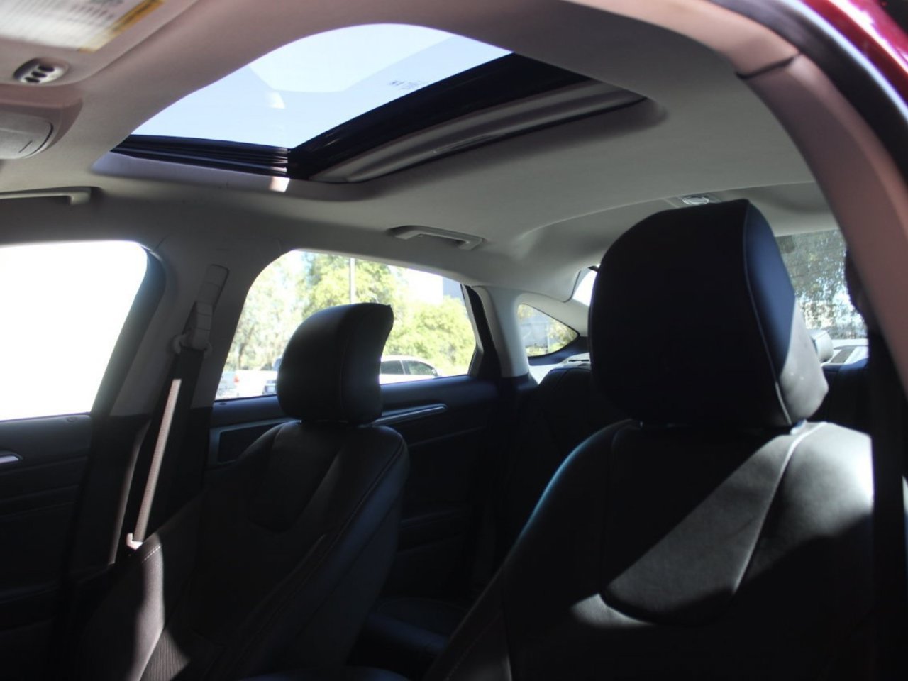 Used 2015 Ford Fusion Titanium FWD image 17