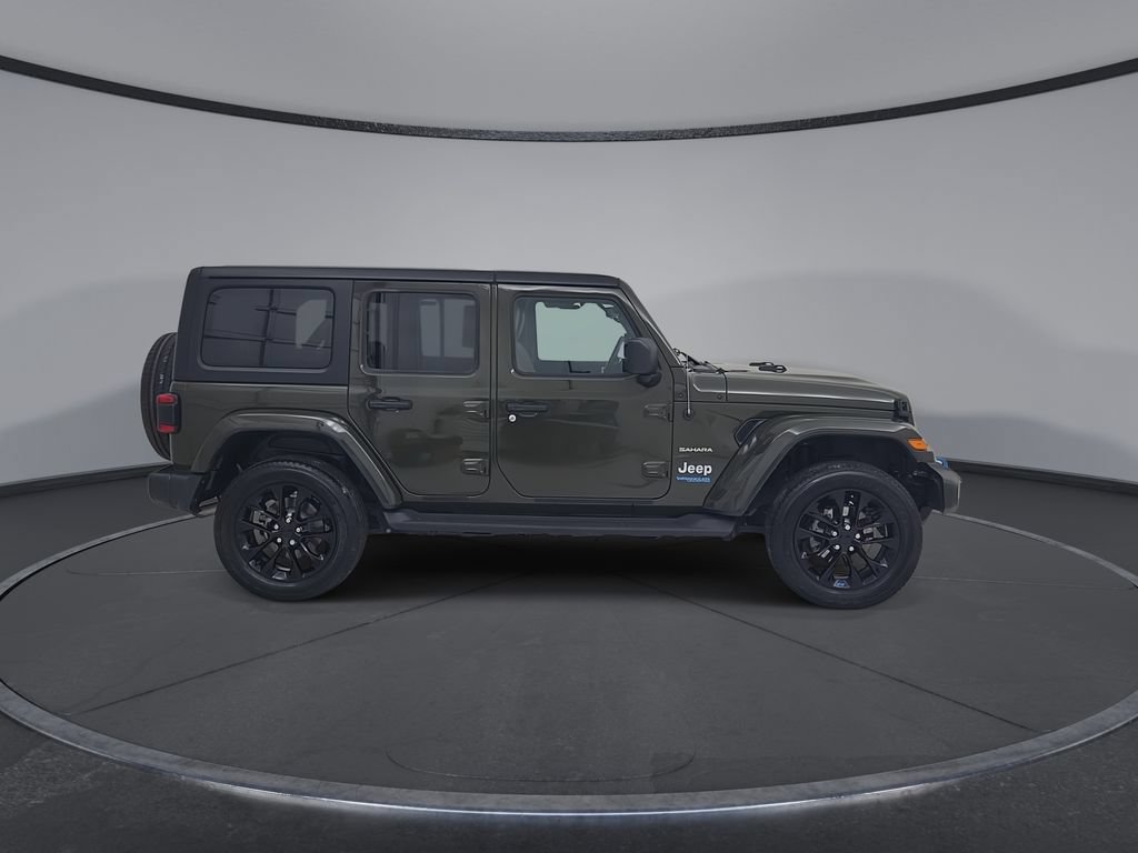 Used 2022 Jeep Wrangler Unlimited Sahara w/ Cold Weather Group AWD/4WD image 19