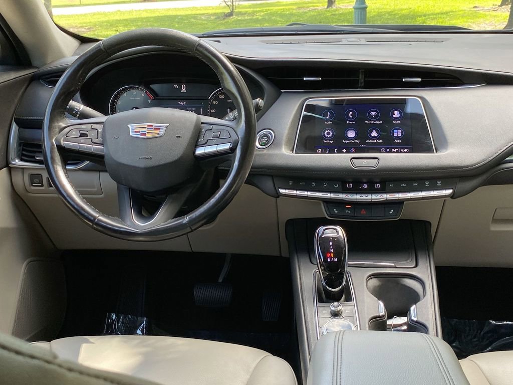 Used 2023 Cadillac XT4 Luxury w/ Cold Weather Package image 23