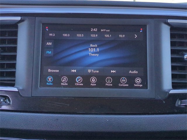 Used 2021 Chrysler Voyager L image 18