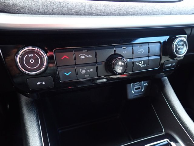 Used 2024 Jeep Compass Latitude AWD/4WD image 18