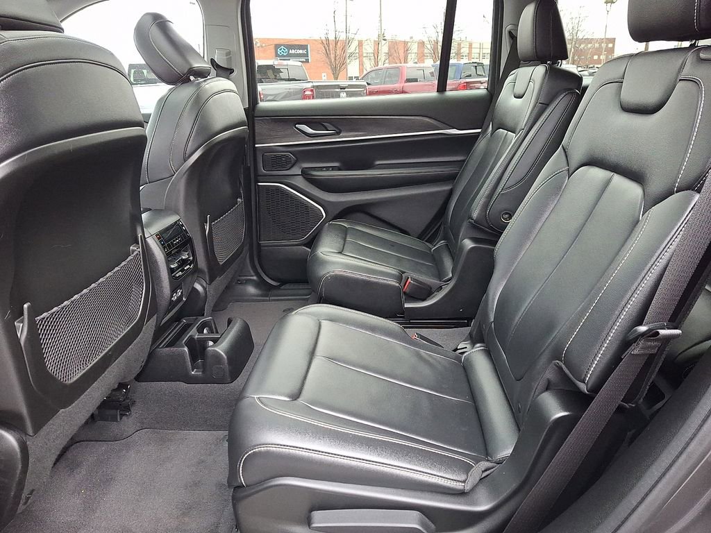 Used 2022 Jeep Grand Cherokee L Limited image 13