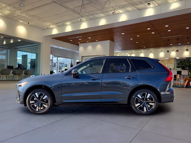 New 2027 Volvo XC60 B5 Core AWD/4WD image 2