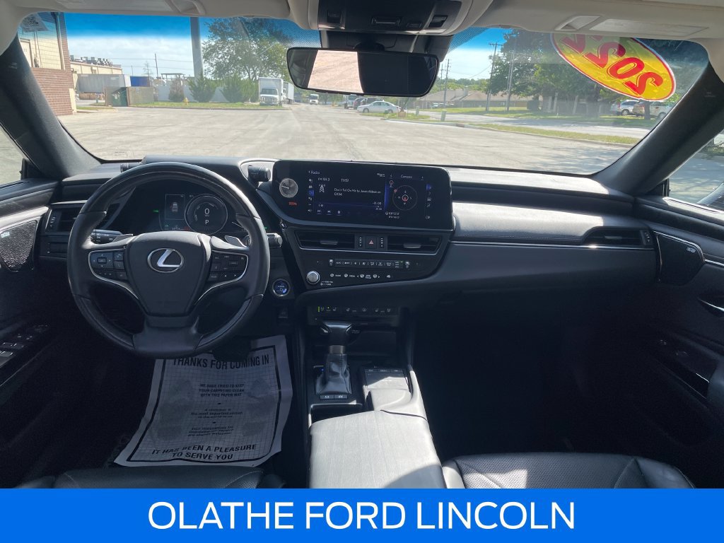 Used 2022 Lexus ES 300h w/ Accessory Package 2 FWD image 15