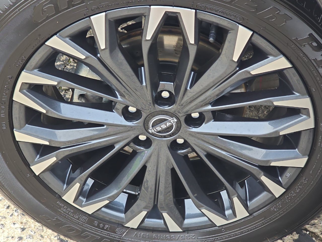 Used 2026 Nissan Rogue Platinum w/ Platinum Premium Package AWD/4WD image 34