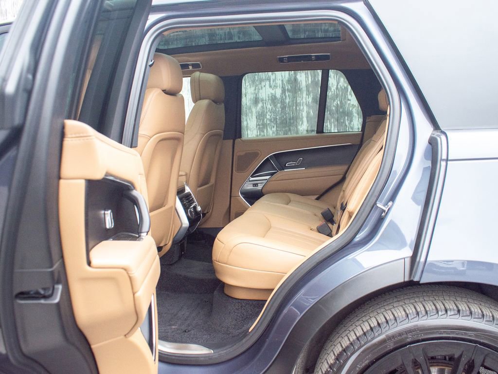 Certified 2024 Land Rover Range Rover SE AWD/4WD image 34