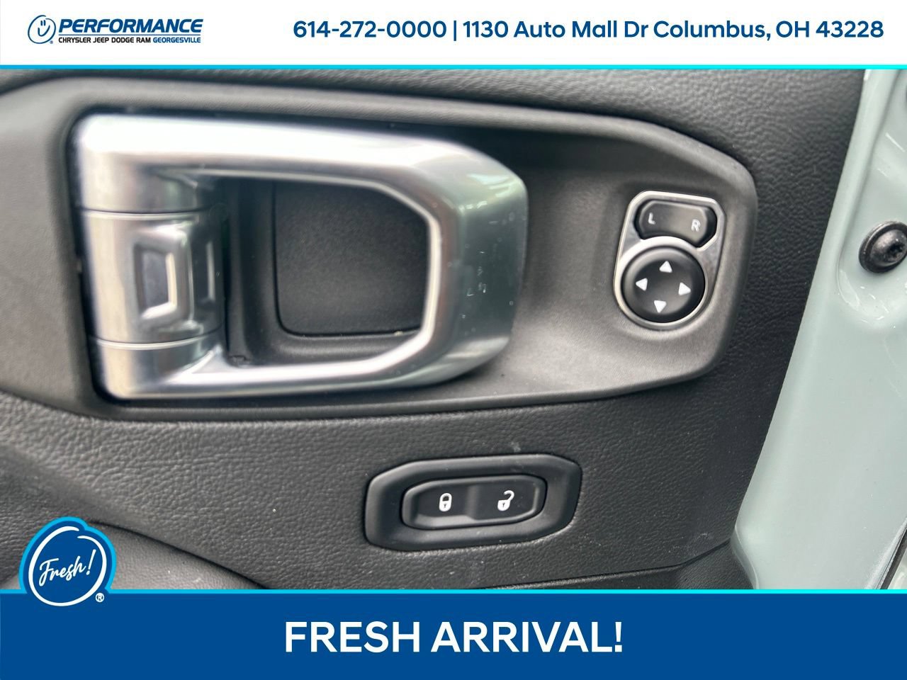 Used 2024 Jeep Wrangler Unlimited Sahara w/ Technology Group AWD/4WD image 17