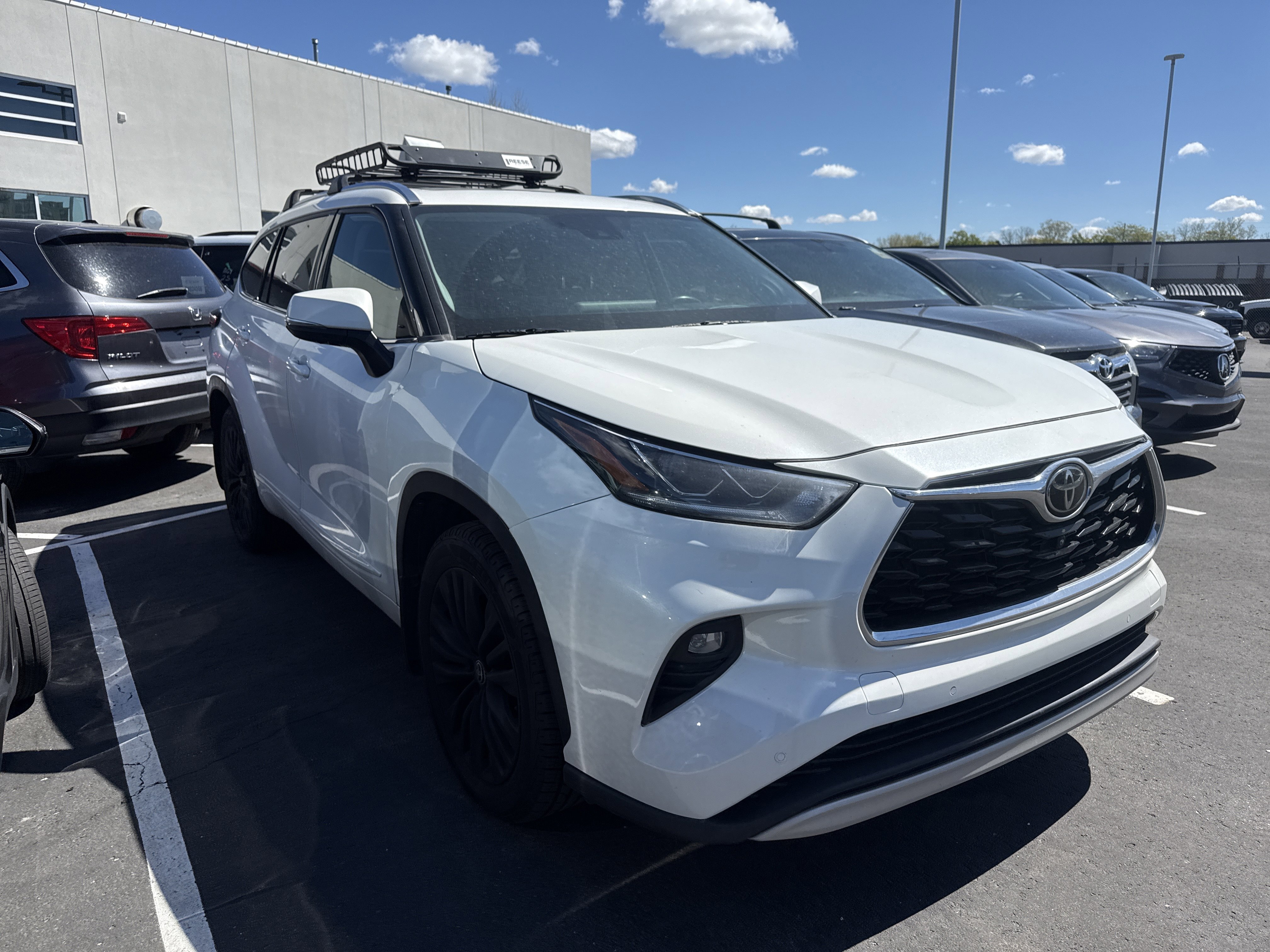 Used 2021 Toyota Highlander Platinum AWD/4WD image 4