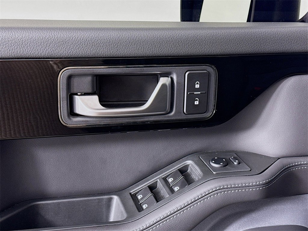 Used 2025 INEOS Grenadier Fieldmaster Edition image 17