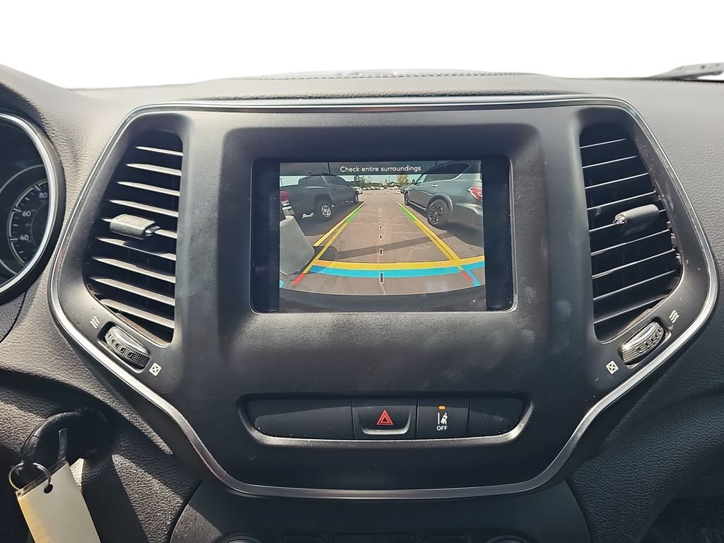 Used 2021 Jeep Cherokee Latitude FWD image 22