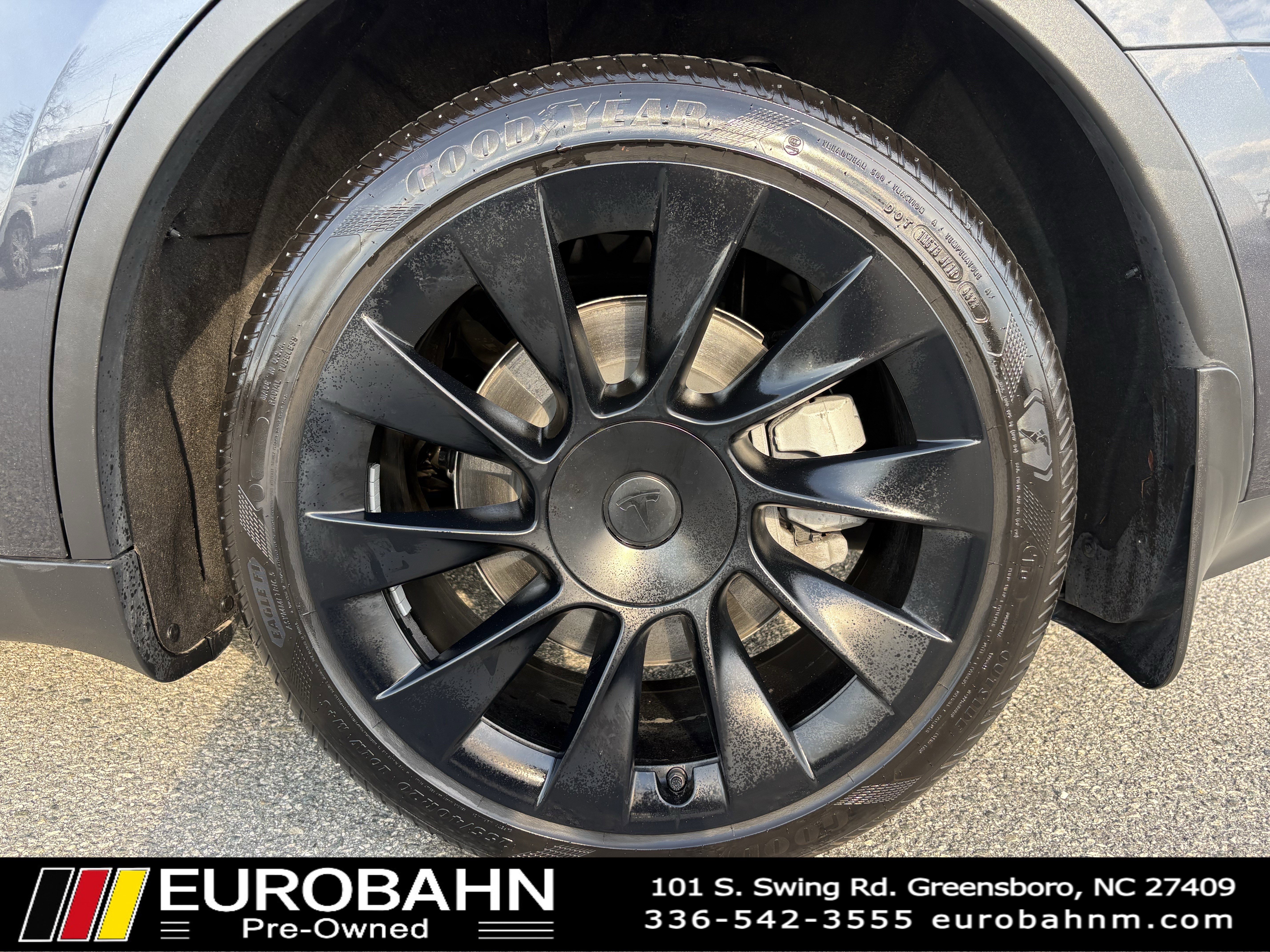 Used 2024 Tesla Model Y Long Range image 32