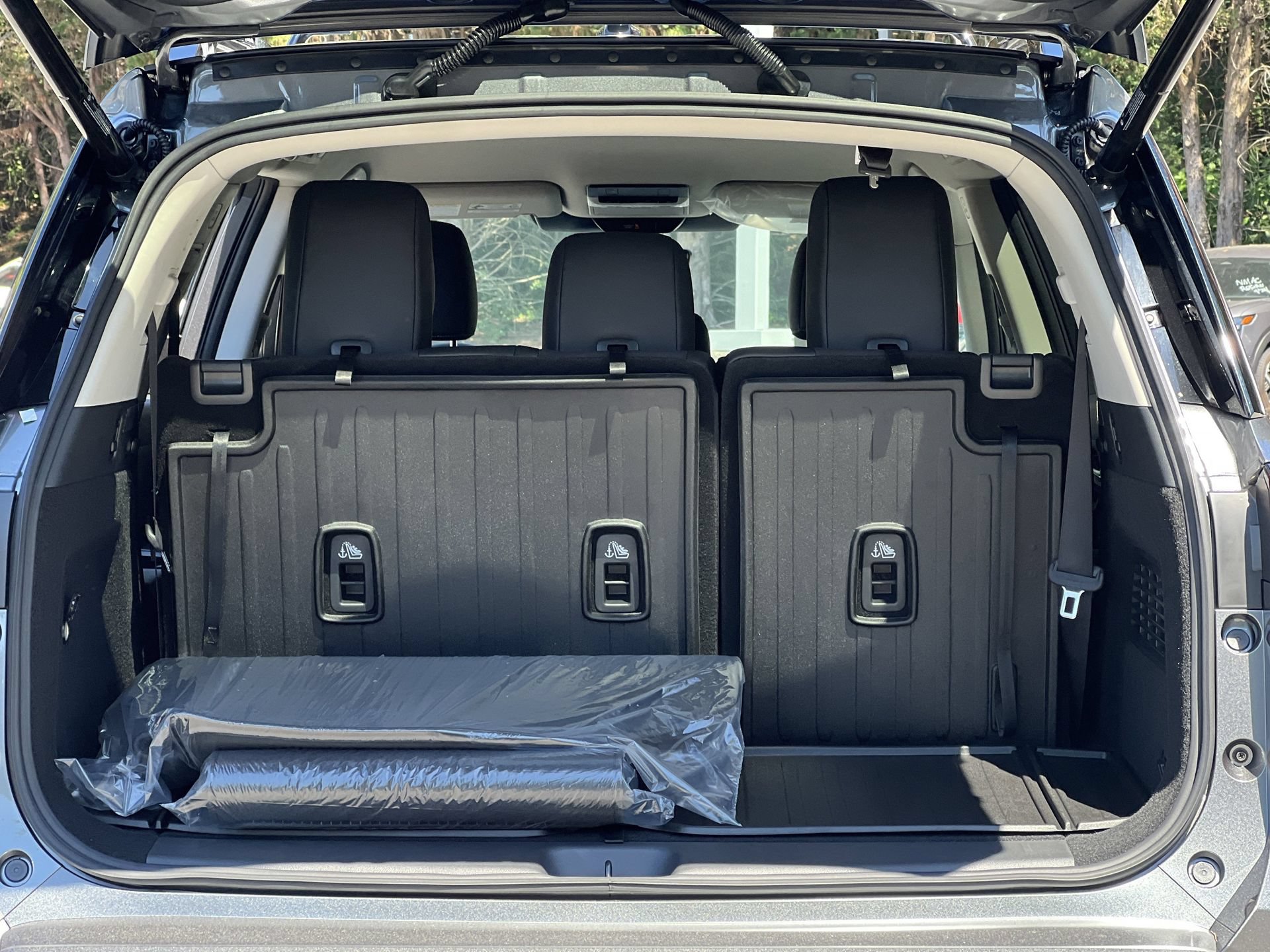 New 2026 Nissan Pathfinder SL w/ Cargo Package FWD image 20