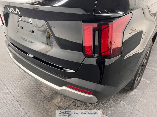 Used 2024 Kia Sorento S w/ Panoramic Sunroof Package FWD image 13