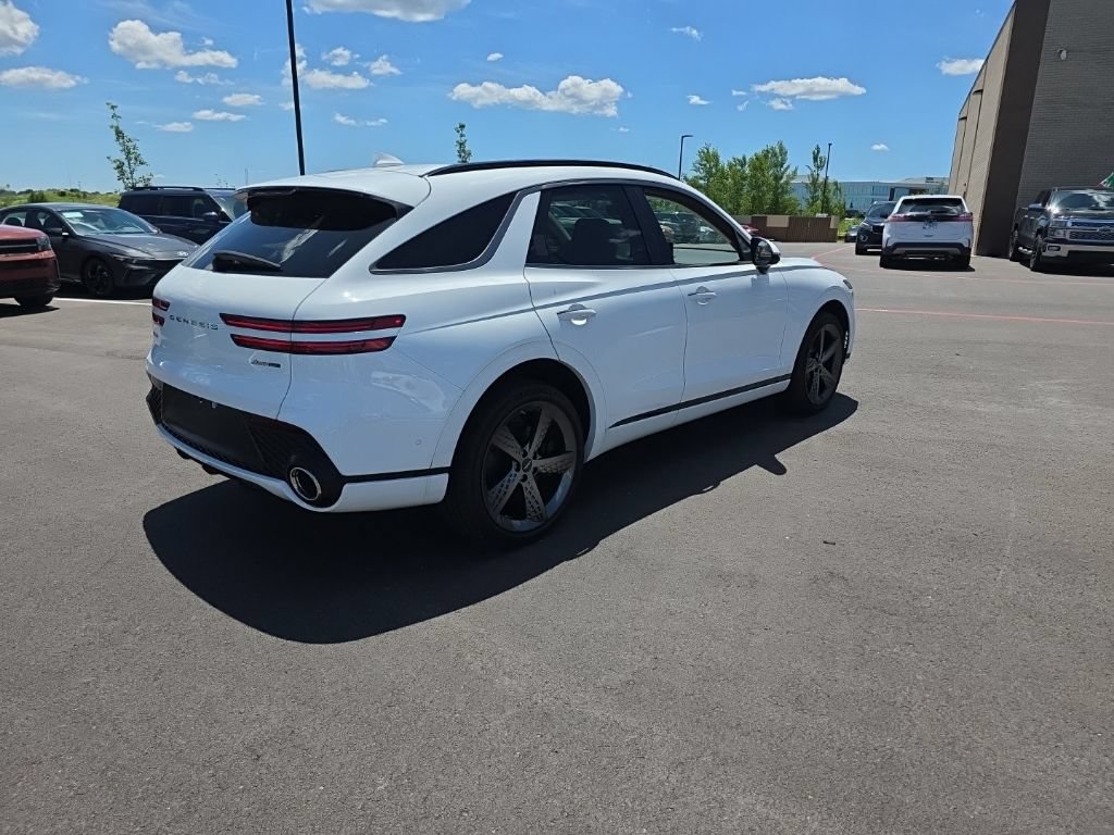 Used 2025 Genesis GV70 3.5T Sport w/ Sport Advanced Package AWD/4WD image 5