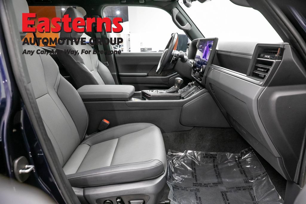 Used 2025 Lexus GX 550 w/ Accessory Package (2T) AWD/4WD image 26