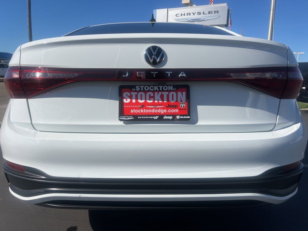 Used 2025 Volkswagen Jetta Sport image 40