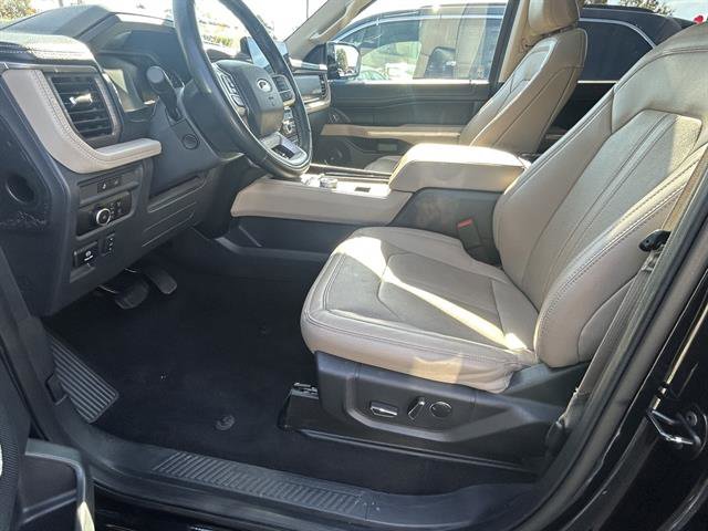 Used 2024 Ford Expedition Limited image 11