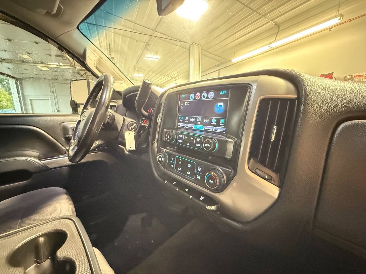 Used 2018 Chevrolet Silverado 2500 LT AWD/4WD image 11