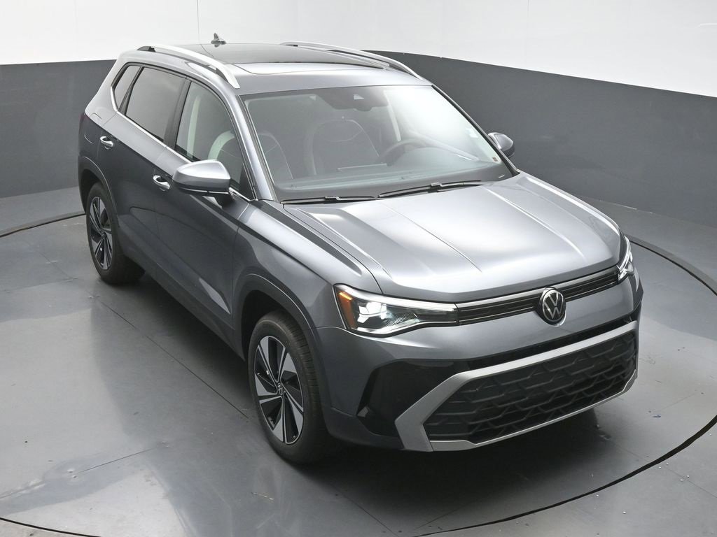 New 2025 Volkswagen Taos SE image 43