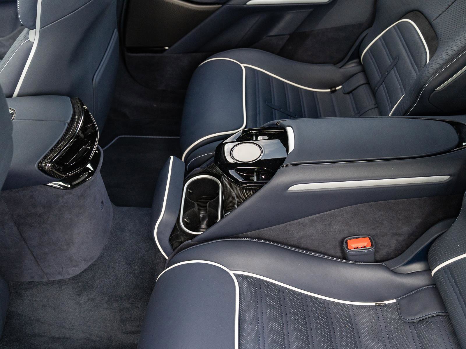 Used 2025 Ferrari Purosangue image 59