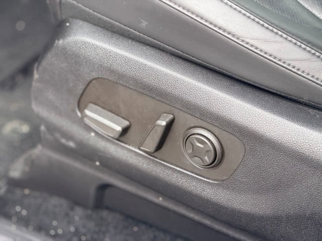 Used 2025 Kia Carnival image 8