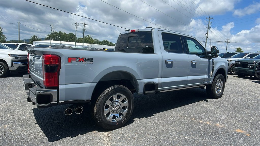 Used 2025 Ford F250 Lariat w/ Chrome Package image 5