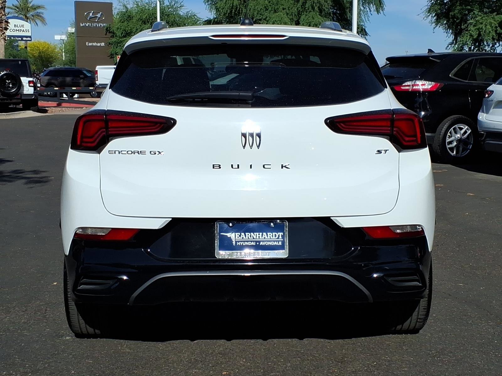 Used 2024 Buick Encore GX Sport Touring FWD image 4
