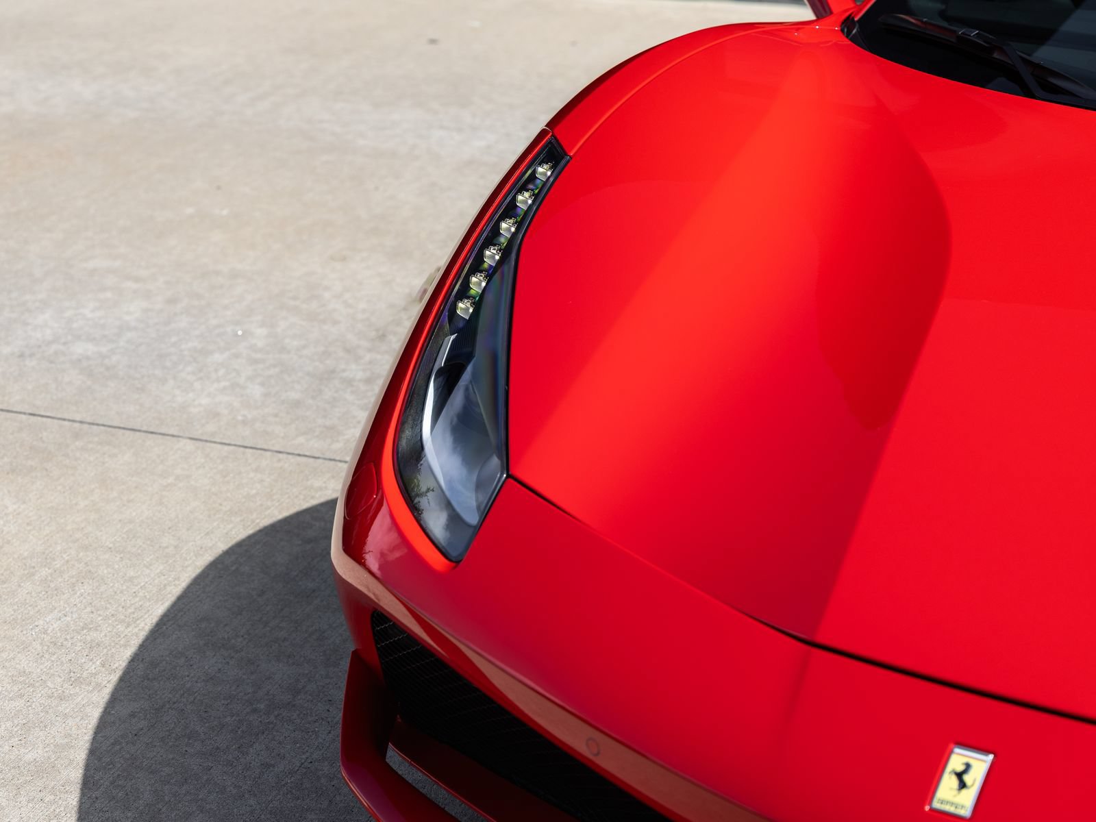 Used 2017 Ferrari 488 GTB RWD image 21