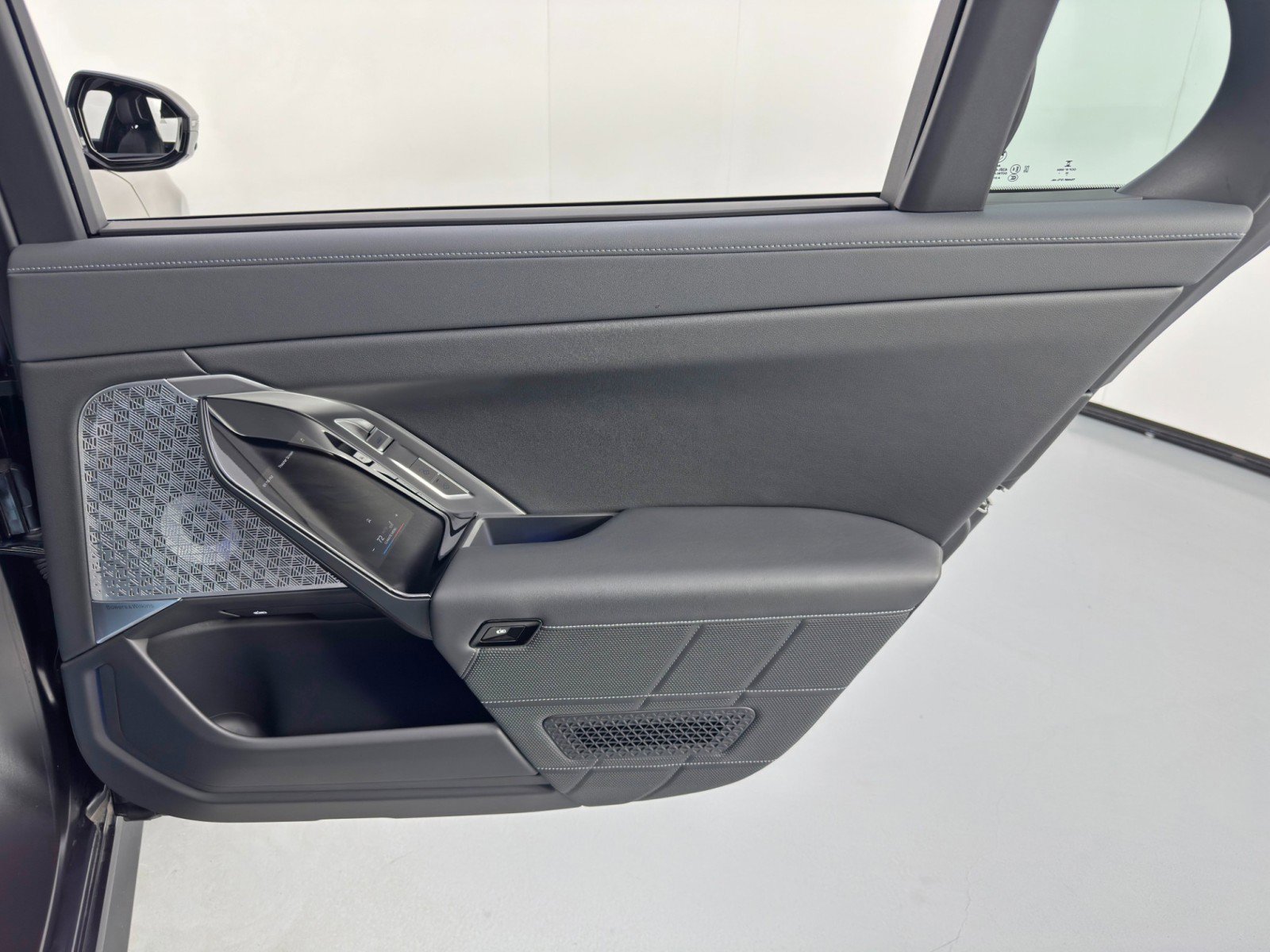 Used 2023 BMW i7 xDrive60 w/ Parking Assistance Package image 57