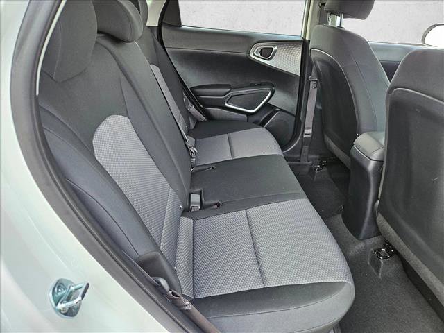 Used 2025 Kia Soul LX w/ LX Technology Package FWD image 18