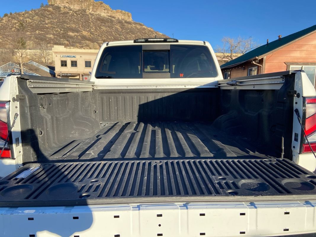 Used 2023 Nissan Titan SV w/ SV Convenience Package image 7