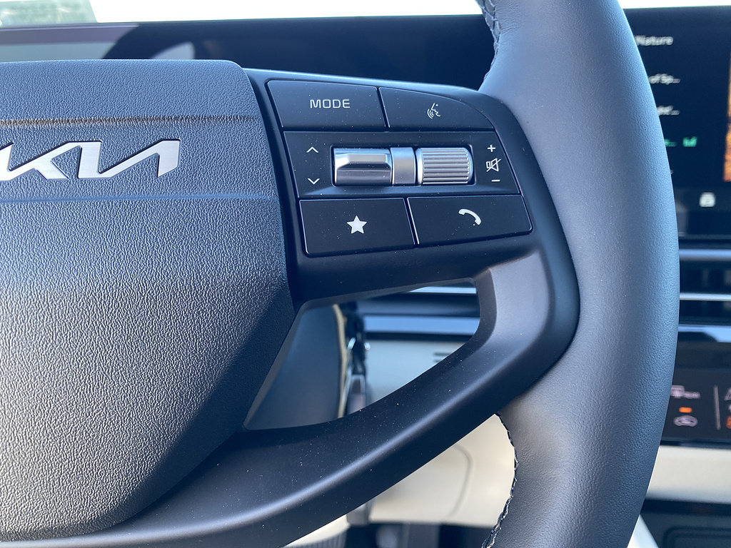 New 2026 Kia Sportage EX FWD image 15