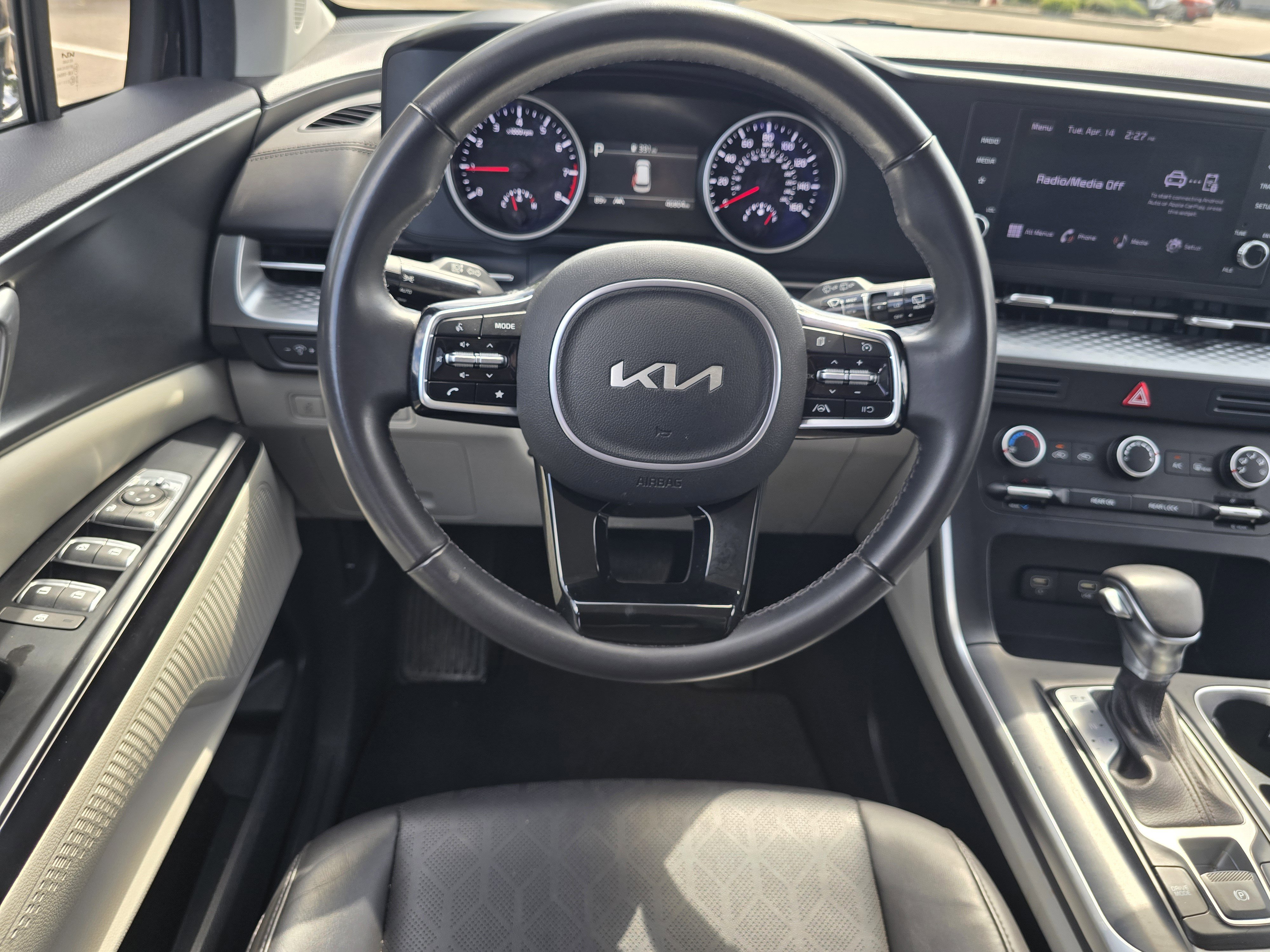 Used 2024 Kia Carnival LX image 13