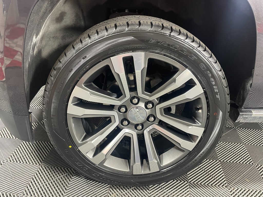 Used 2018 GMC Yukon Denali w/ Denali Ultimate Package image 12