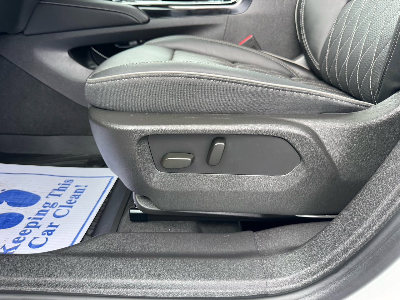 Used 2023 Buick Envision Avenir image 17