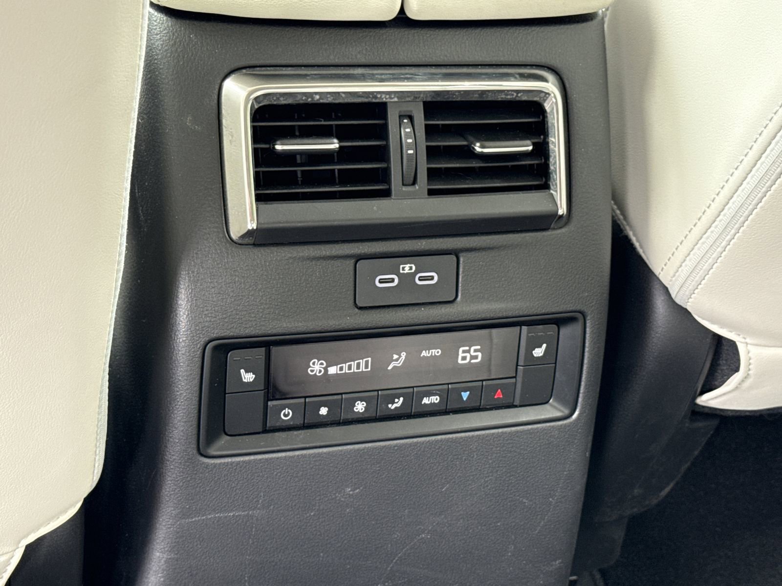 Used 2024 MAZDA CX-90 3.3 Turbo w/ Premium Plus Pkg image 13