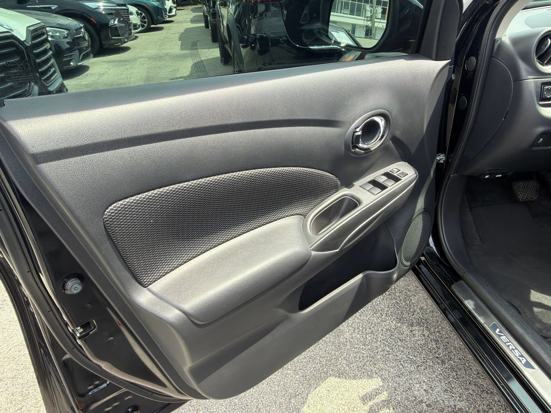 Used 2019 Nissan Versa SV w/ SV Special Edition Package FWD image 8