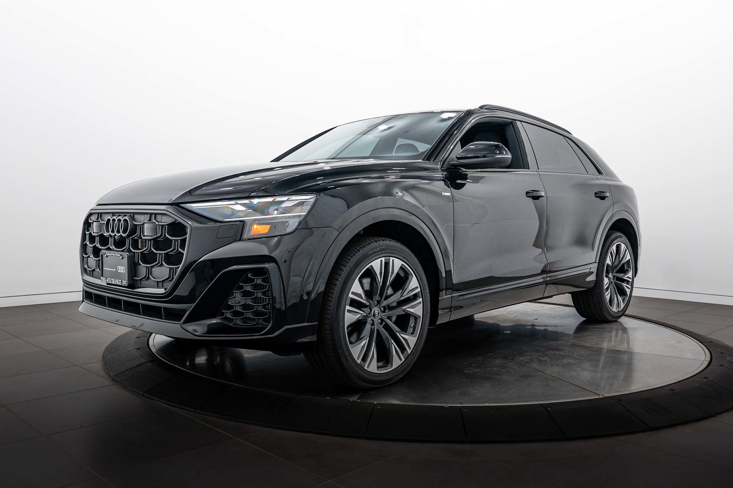 Certified 2025 Audi Q8 Premium Plus w/ Premium Plus Package AWD/4WD image 7