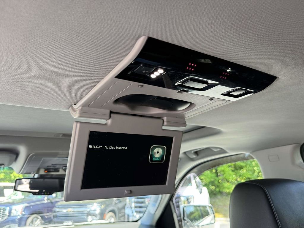Used 2018 Chevrolet Suburban LT AWD/4WD image 19