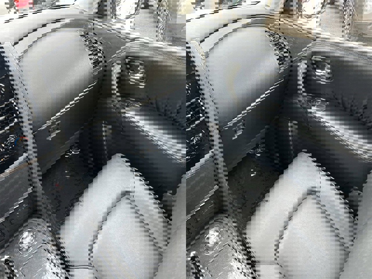 Certified 2024 Nissan Armada SV image 18