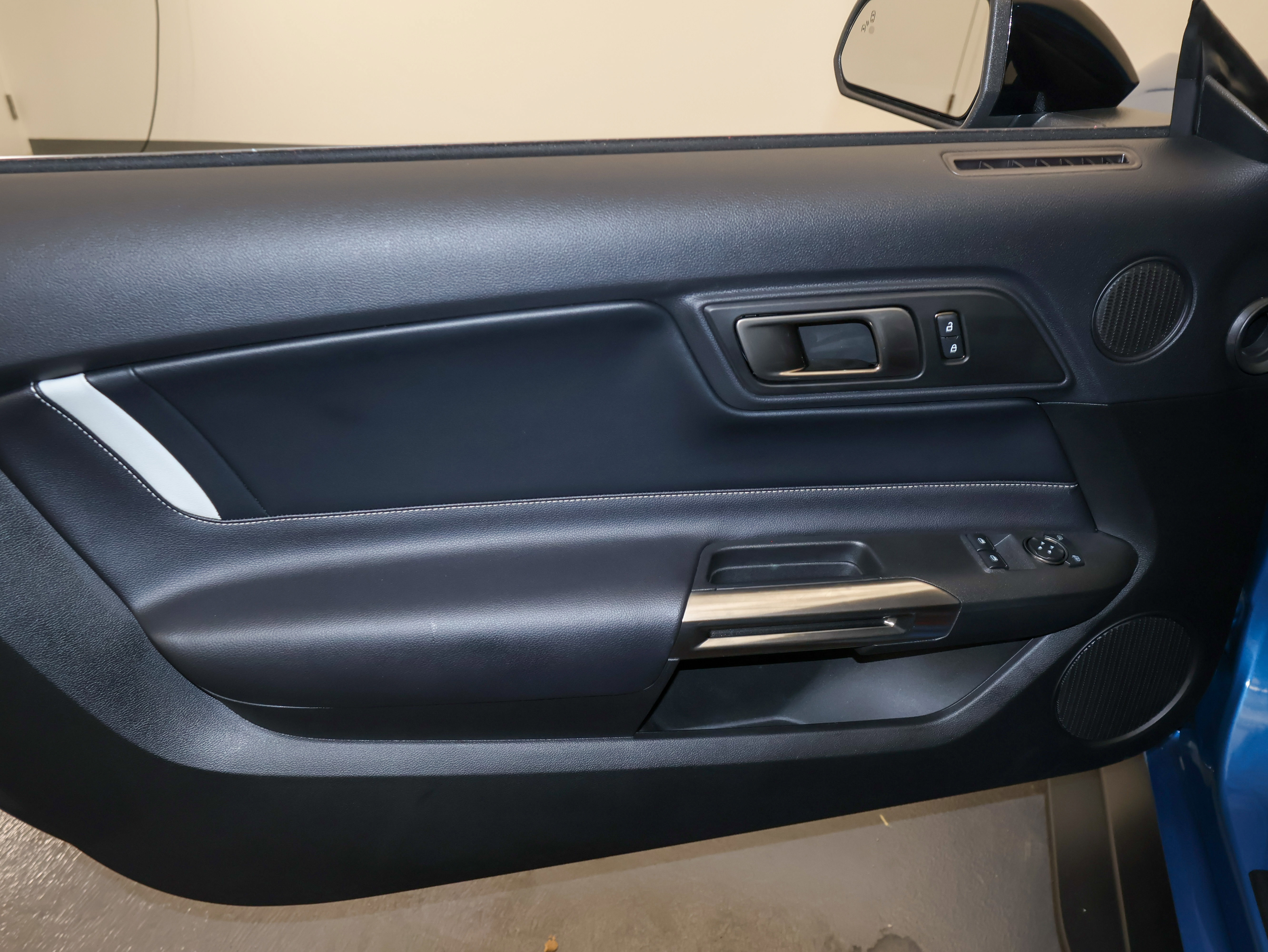 Used 2020 Ford Mustang Shelby GT500 w/ Carbon Fiber Track Pack RWD image 22