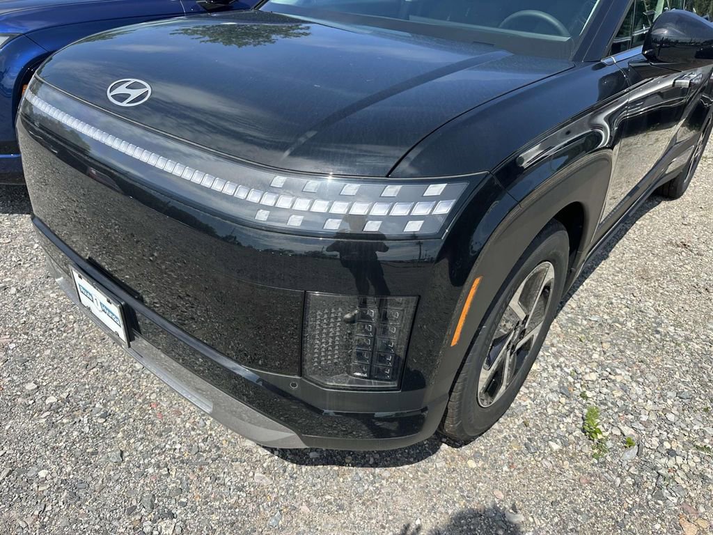 New 2026 Hyundai Ioniq 9 SE image 7