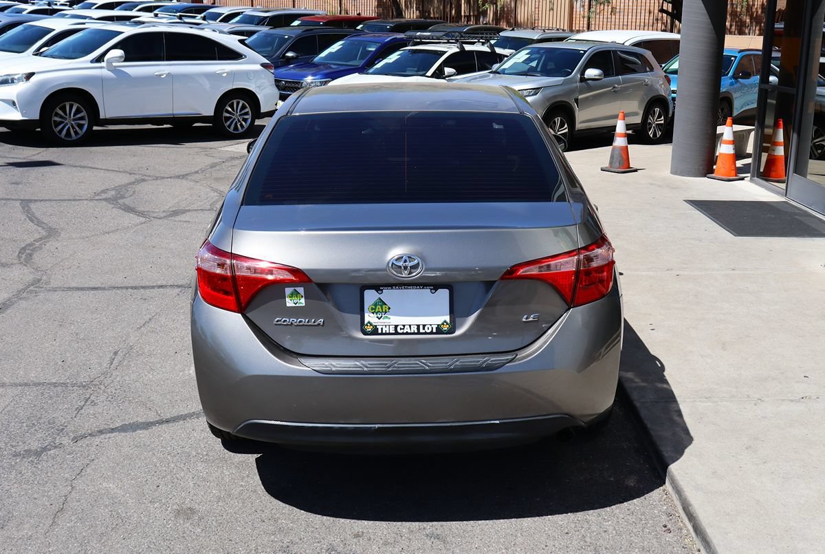 Used 2018 Toyota Corolla LE w/ Carpet Mat Package (TMS) FWD image 10