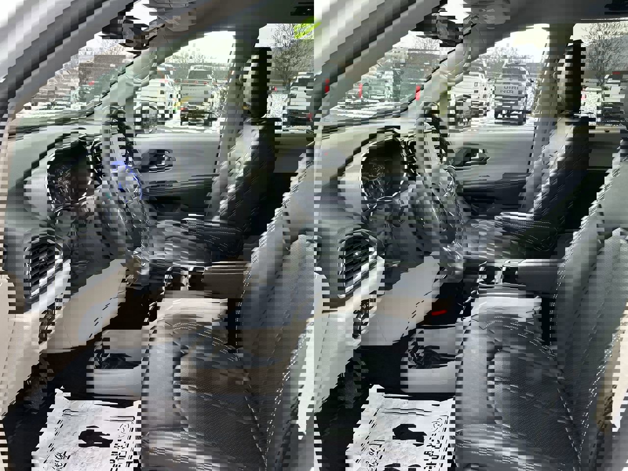 Used 2023 Chrysler Pacifica Touring-L image 20