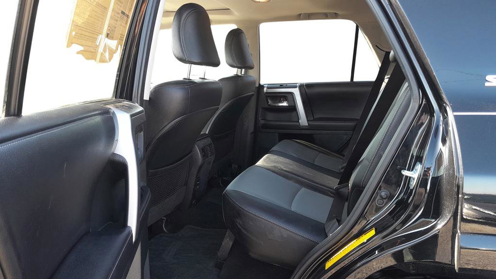 Used 2017 Toyota 4Runner SR5 Premium image 30