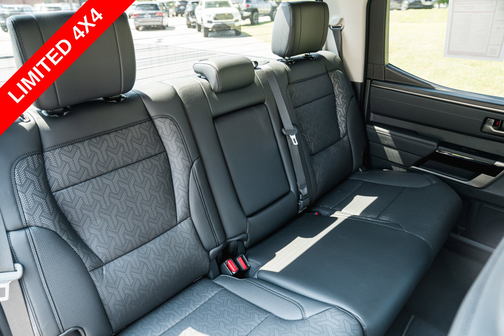 Used 2024 Toyota Tundra Limited AWD/4WD image 28
