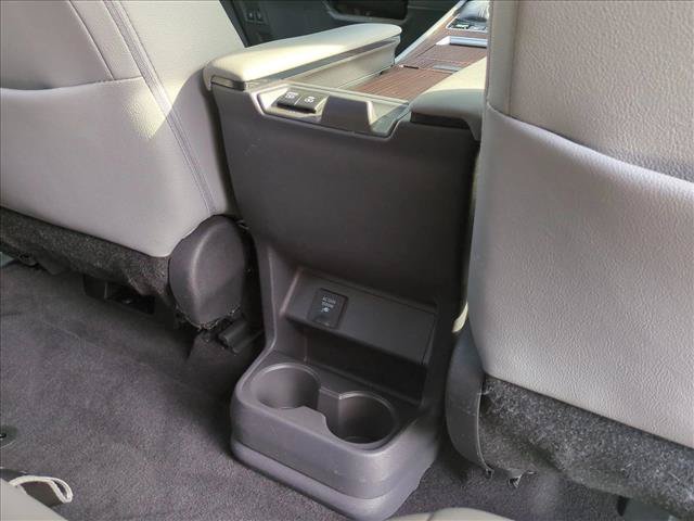 Used 2022 Toyota Sienna XLE w/ XLE Plus Package FWD image 19