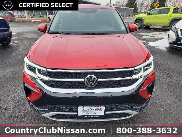 Used 2022 Volkswagen Taos SEL image 3